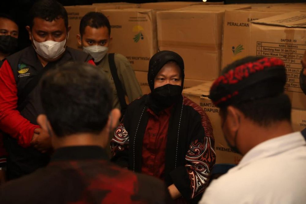 Kunjungi Desa Perbatasan RI-Malaysia, Mensos Penuhi Kebutuhan Dasar Warga Dan Salurkan Bantuan Banjir