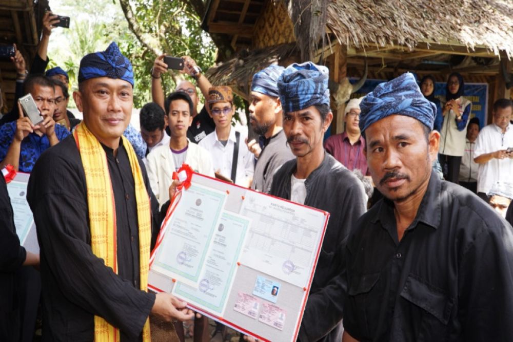 Jemput Bola, Dukcapil Terbitkan 2.578 Dokumen Kependudukan Bagi Masyarakat Baduy