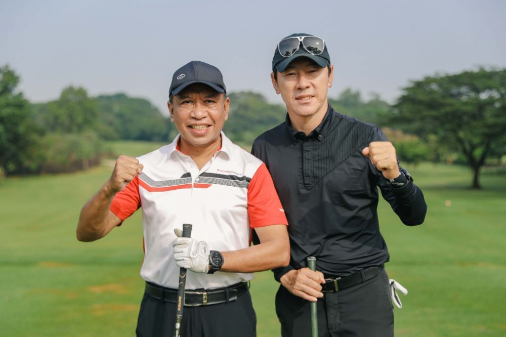 Sambil Main Golf, Menpora Bersama Shin Tae-Yong Diskusikan Masa Depan Sepak Bola Indonesia