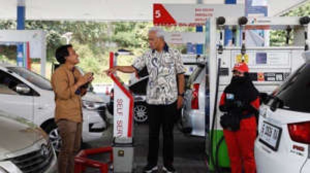 Ganjar Pranowo Tegur Pengendara Yang Mau Isi Pertalite Di SPBU : Seharusnya Untuk Orang Yang Tidak Mampu