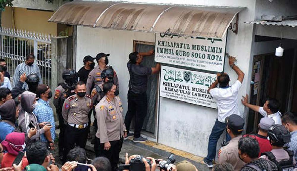 Woww, Geledah Kantor Pusat Khilafatul Muslimin, Polisi Temukan Uang Tunai Miliaran Rupiah