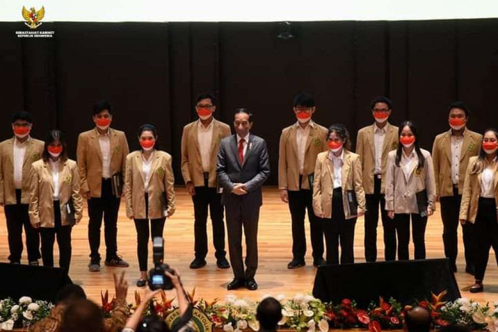 Presiden Minta Kampus Berikan Kesempatan Mahasiswa Belajar Dari Mana Saja
