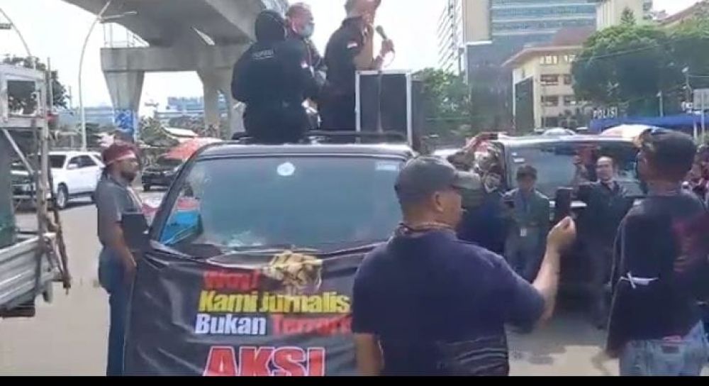 Ribuan Insan Pers Lakukan Aksi Di Gedung Dewan Pers Dan Mabes Polri, Singgung Soal Verifikasi Dan UKW Yang Tak Sesuai UU No 40 Tahun 1999 Tentang Pers