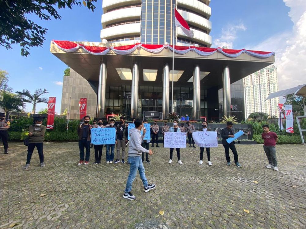 Aktivis Mahasiswa Jatim Demo KPK Lagi, Tagih Janji Tersangkakan Adhy Karyono Sekdaprov Jatim Yang Diduga Terima Suap Bansos Kemensos RI