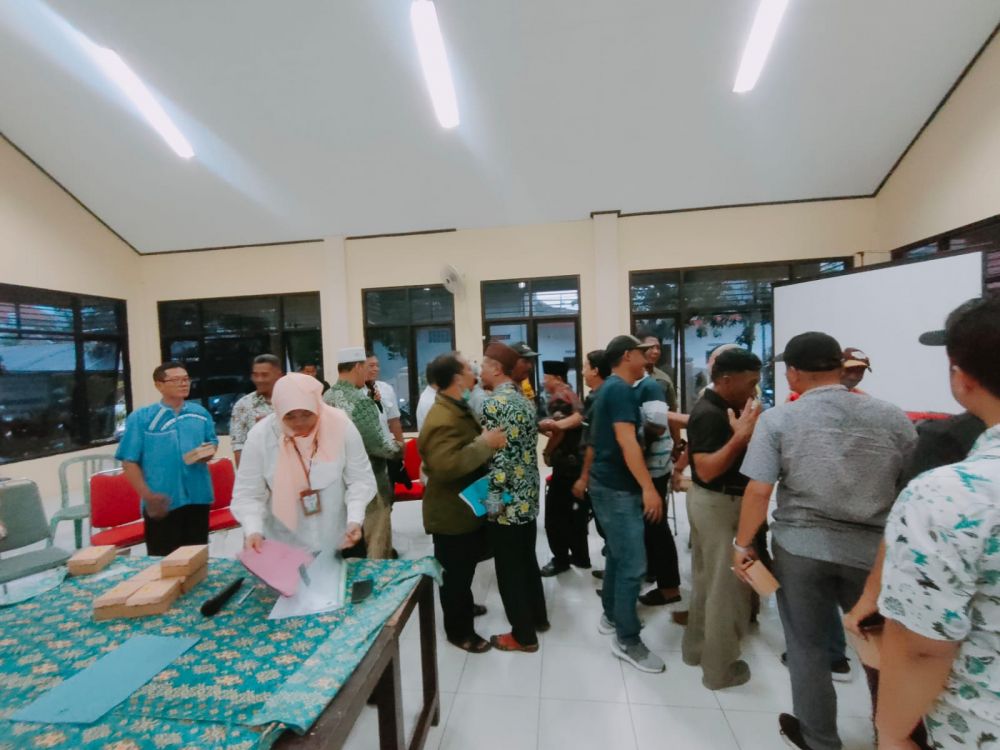 Dana CSR Pengganti Makam Diduga Di Embat, Warga Kedung Baruk Murka