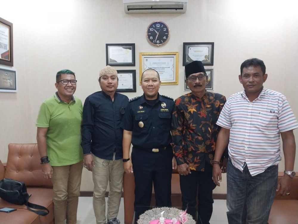 Ungkap Peredaran Rokok Ilegal Di Sampang, LSM GKS Melakukan Audiensi Ke Bea Cukai