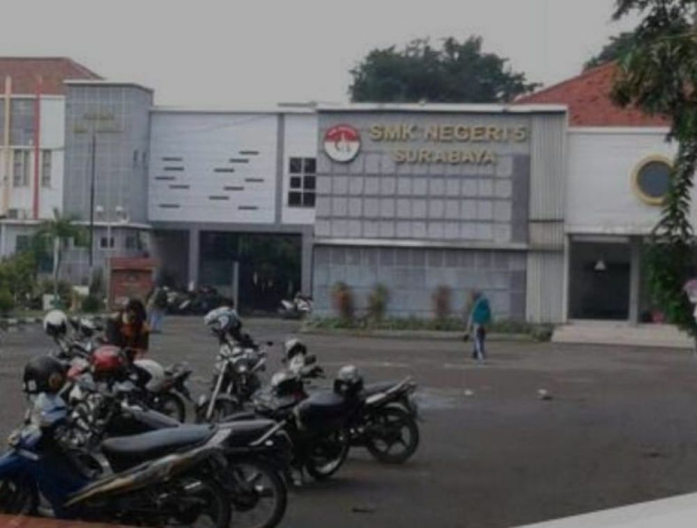 Supaya Nilai Bagus Siswa Disuruh Beli Cock Dulu, Oknum Guru SMKN 5 Surabaya Diduga Lakukan Pungli