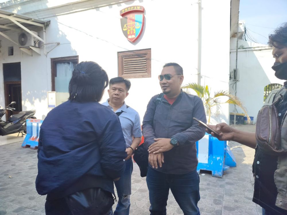 Hampir Setahun Laporan Penganiayaan Tak Jelas Juntrungnya, Keluarga Korban Datangi Propam Polrestabes Surabaya