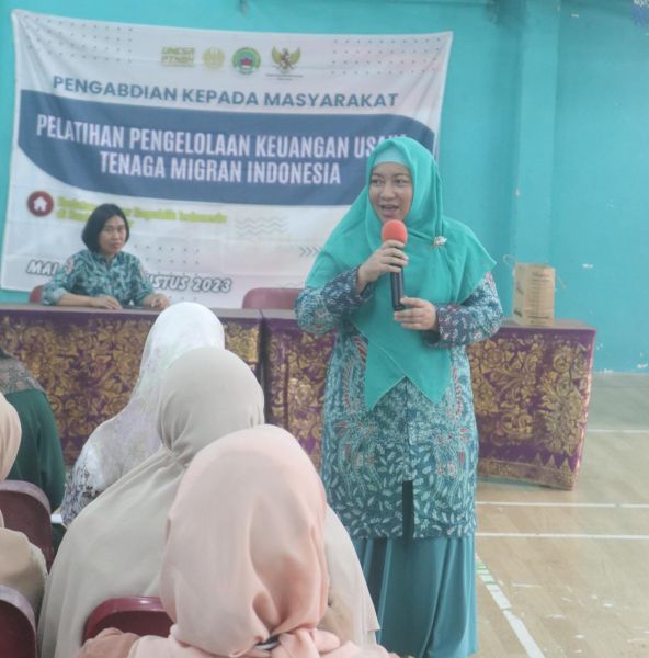 Dosen Akuntansi Unesa Beri Edukasi Pengelolaan Keuangan Pada Tenaga Imigran Indonesia Di Malaysia