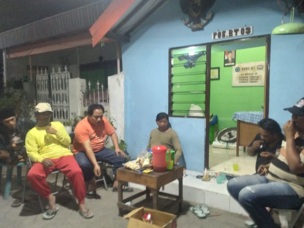 Ciptakan Suasana Nyaman Dan Aman Serta Ajang Silaturahmi, Warga Kampung Malang Kulon Gg1 Surabaya Rutin Adakan Giat Pam Swakarsa Setiap Minggu Sekali 