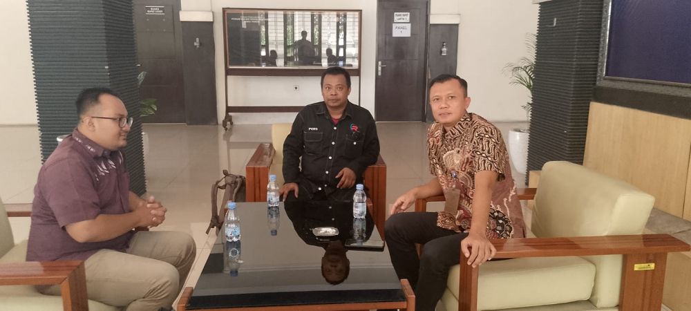 Warga Keluhkan Beras Bantuan Terindikasi Cairan Kimia, LSM Soroti Bulog Jatim Diduga Kurang Dalam Melakukan Pengawasan Dan Perawatan