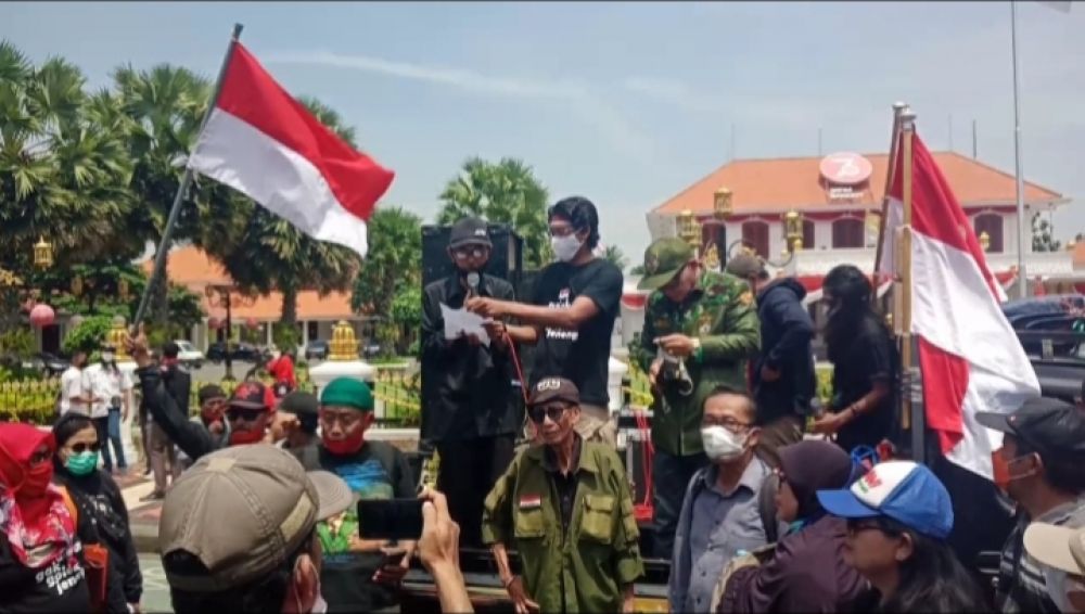 Puluhan Massa Atasnamakan Arek Suroboyo Bergerak, Demo Tuntut Kapolri Tindak Tegas Bahar Bin Smith