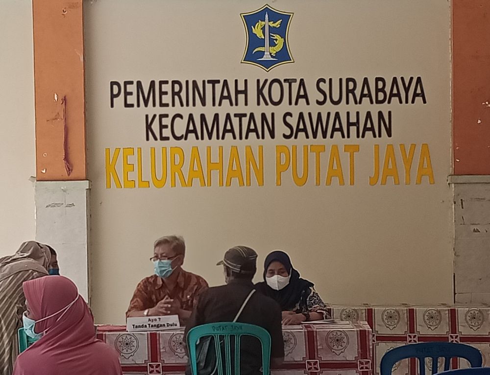 Program Bansos Orang Tua Asuh Dinsos Dan BAZNAS Di Kelurahan Putat Jaya Sawahan Surabaya