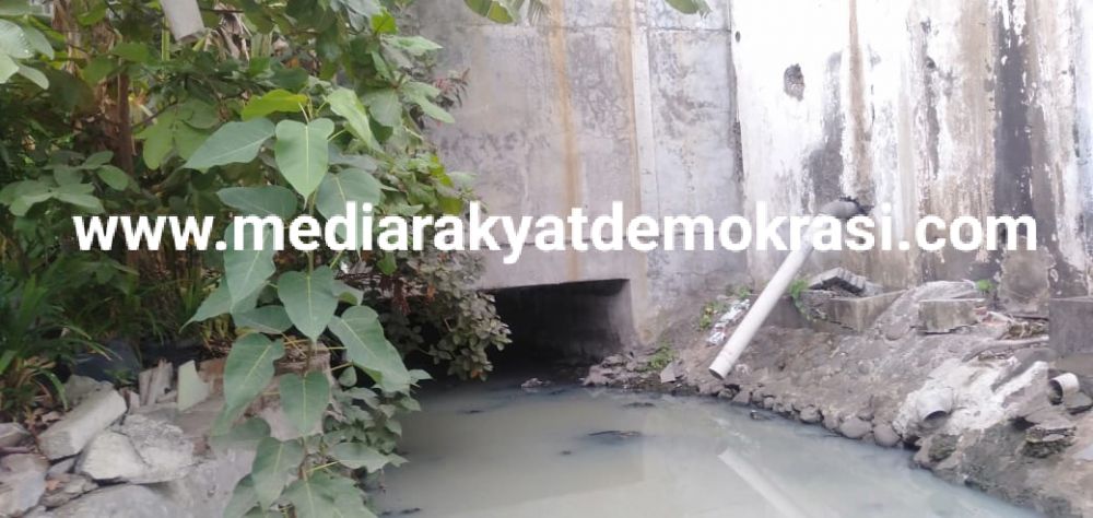 Diduga Bangunan Milik PT Langgeng Makmur Industri Terabas Sungai, Dinas PU Pengairan Sidoarjo Masih Bungkam