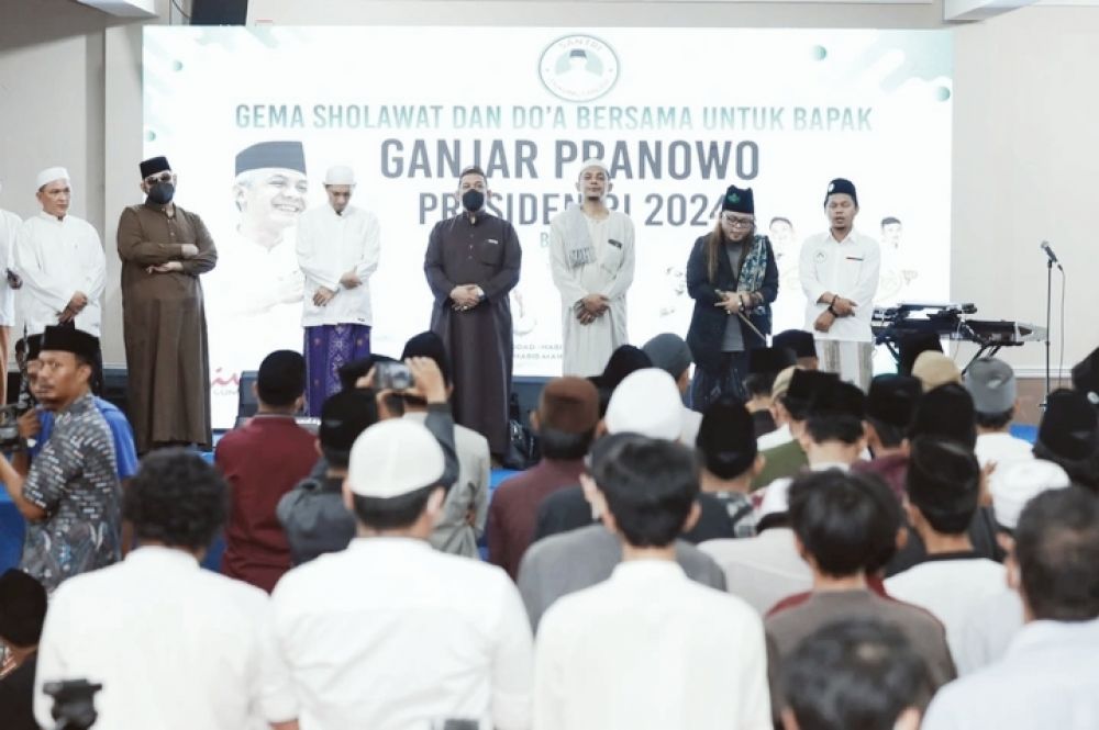 Ribuan Santri Didampingi Habib Dan Ulama Di Kandang Anies, Bersholawat Dan Doakan Ganjar Pranowo Presiden RI