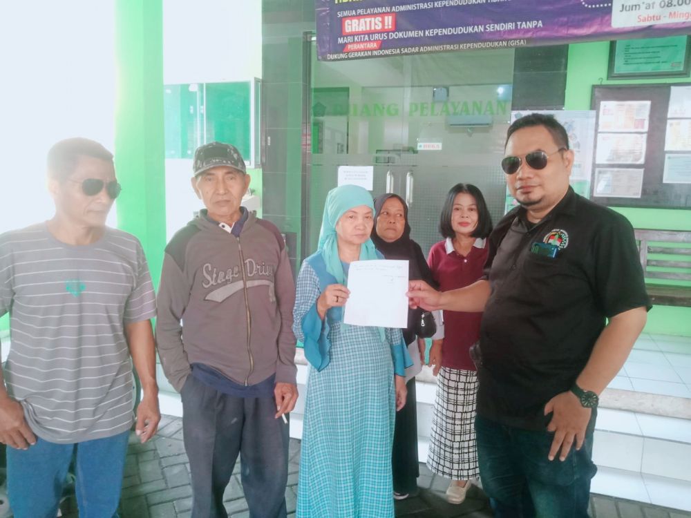 Tak Kunjung Diberi Jawaban, Pemilik Warung Dikawal LSM Garad Somasi Kelurahan Tambak Kemerakan