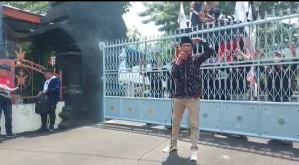 Kantor Dinas Pendidikan Jatim Di Demo Lagi, Kali Ini Soal Pungli SMA/SMK