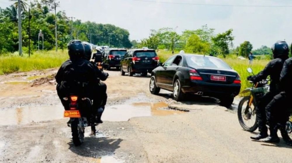 Gelontorkan Anggaran Untuk Perbaikan Jalan, Jokowi Tetap Minta Tanggung Jawab Gubernur Lampung