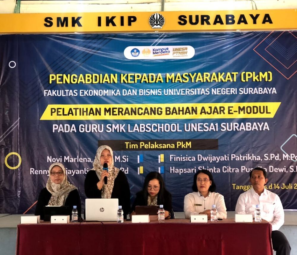 Dorong Inovasi Bahan Ajar Berbasis Elektronik, Dosen Prodi PTN Unesa Beri Pelatihan Pada Guru SMK Di Surabaya