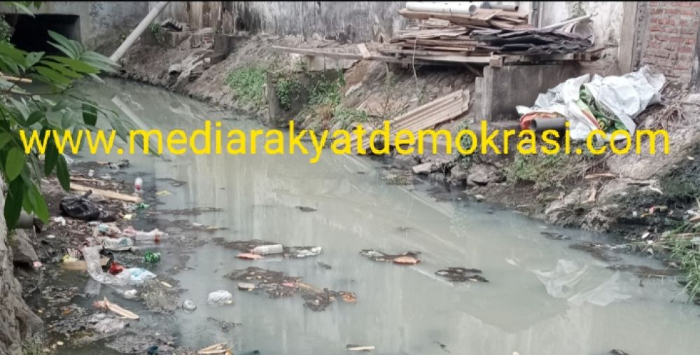 Selain Eceng Gondok, Ada Bangunan Pabrik Plastik Peralatan Rumah Tangga Diduga Jadi Salah Satu Penyebab Banjir Di Waru Sidoarjo