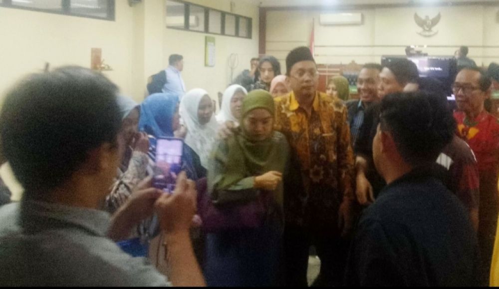Sidang Lanjutan Kasus Ex Bupati Sidoarjo! Bupatinya Tertuduh Koruptor, Sopir Hingga Ajudan Malah Memanfaatkan Situasi