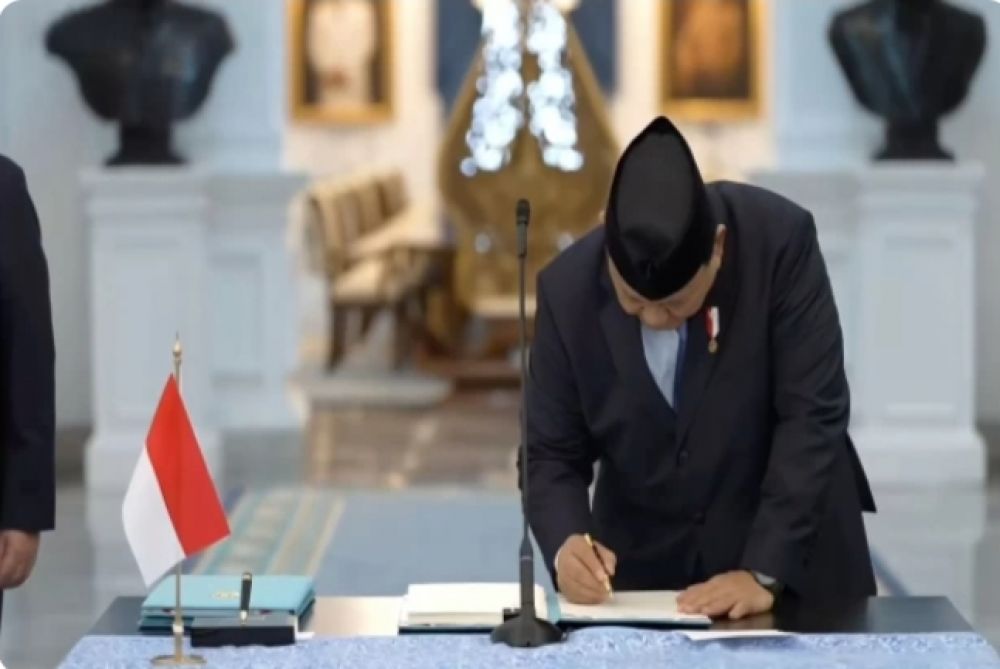 Prabowo Ucap Bismillah 2 Kali Saat Penandatanganan Pendirian Danantara