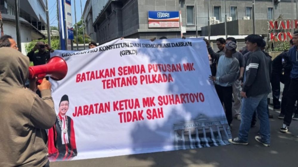 Demo Di Depan Gedung MK! GPKD Minta Semua Hasil Putusan Soal Pilkada 2024 Di Batalkan, Ini Alasannya