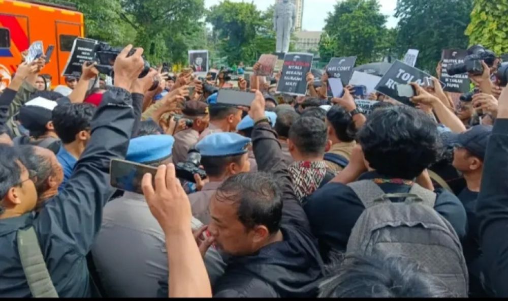 Aliansi Mahasiswa Dan Masyarakat Sipil Hari Ini Siap Ngeluruk Gedung Negara Grahadi Tolak UU TNI 