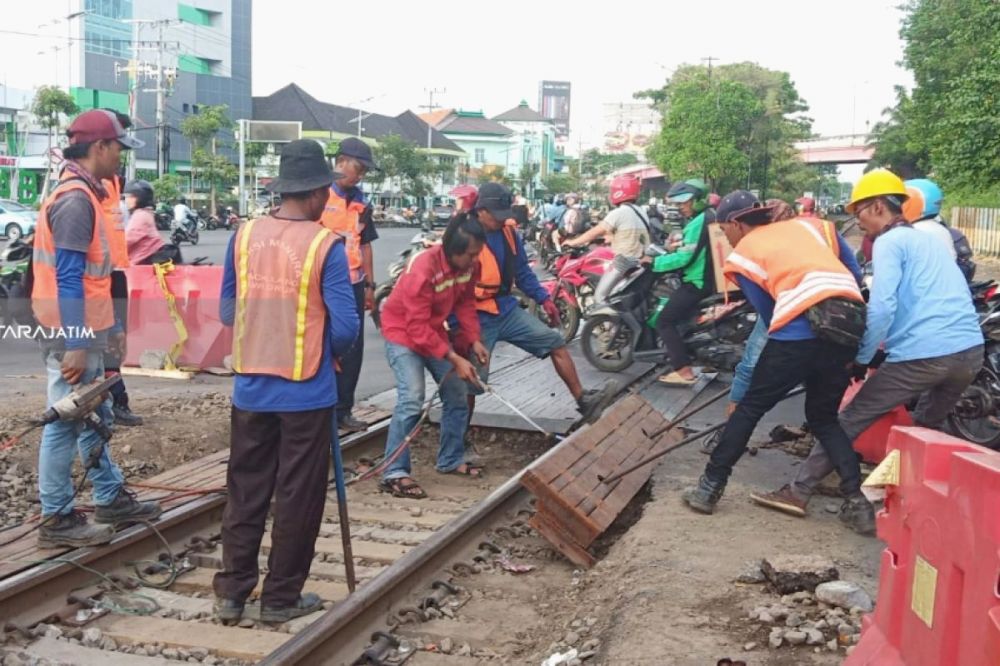 Diduga Bayar Rp5Juta Untuk Menjadi Pekerja Di Dinas PU Surabaya: Bulanan Rokok Dan Rp500Ribu Jika Ingin Pekerjaan Ringan