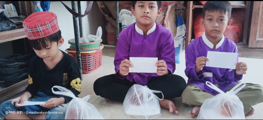 Giat Sosial Jum'at Berkah, Pesan Menyentuh Dari Anak Yatim/Piatu : Jangan Berhenti Menjadi Orang Baik