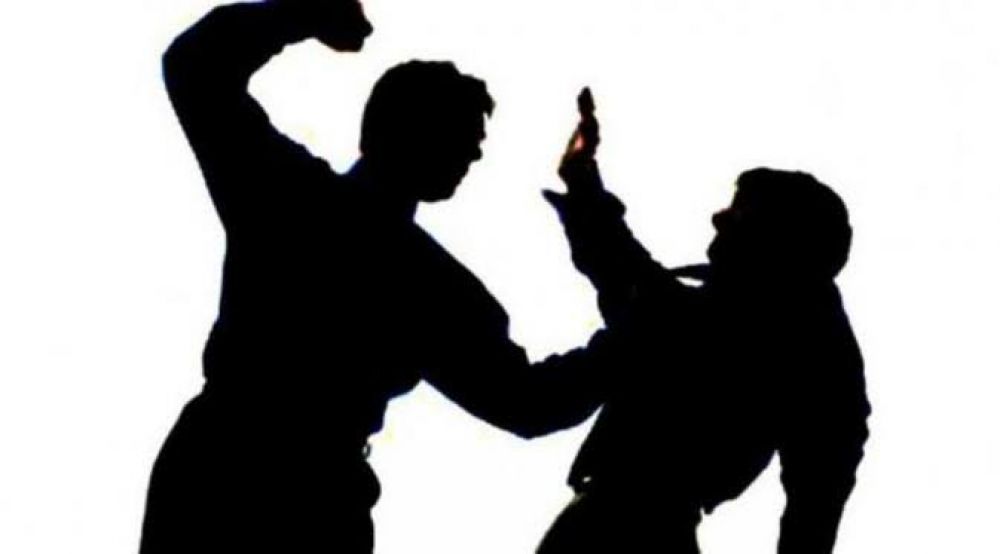 Diduga Oknum Satpol PP Surabaya Mabuk Dan Pukuli Warga!!!