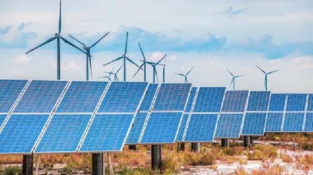 Dongkrak Bauran Energi Hijau, PLN Konversi 250 MW Pembangkit Diesel Ke Surya Di 2022