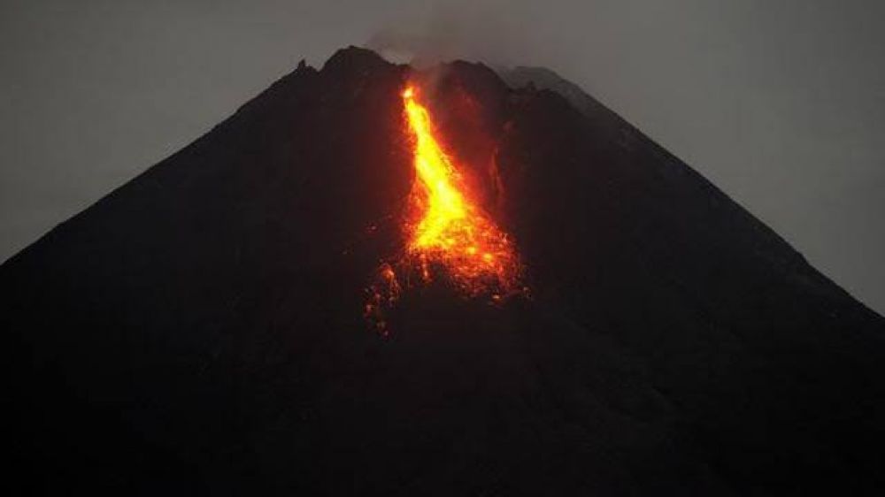 Status Gunung Merapi Tetap SIAGA, Warga Diminta Hindari Daerah Potensi Bahaya