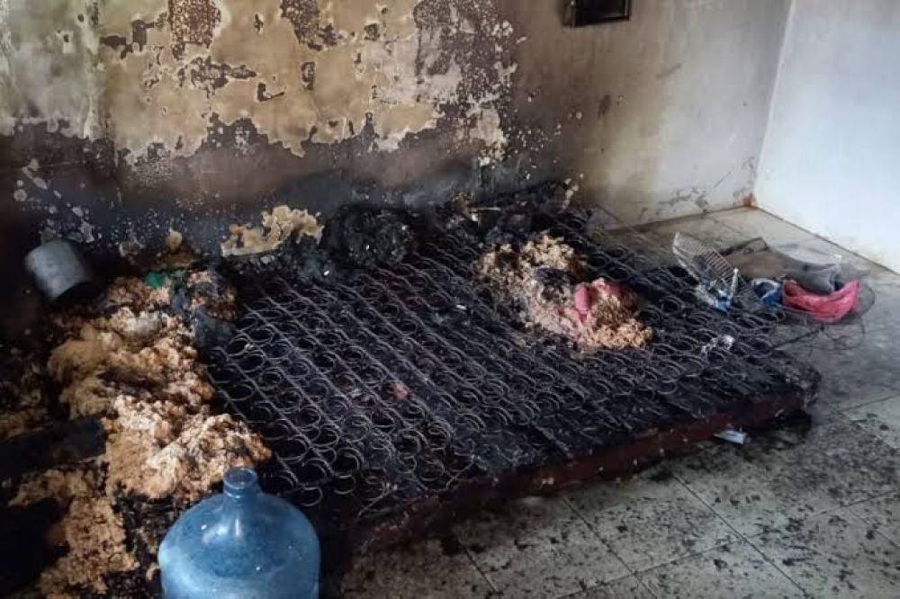 Rumah Di Jagir Dilalap Api, Akibatnya Tangan Korban Dan Kepalanya Melepuh