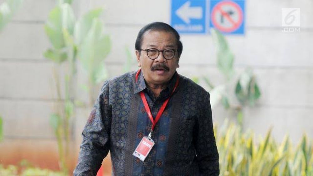 Terkait Ini, Pakde Karwo Eks Gubernur Jatim Diperiksa KPK Selama 3Jam
