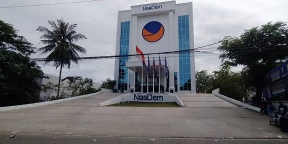 Lapangan Kantor NasDem Aceh Tempat Kegiatan Anies Dilempari Telur Dan Kaos Kaki Busuk Oleh OTK