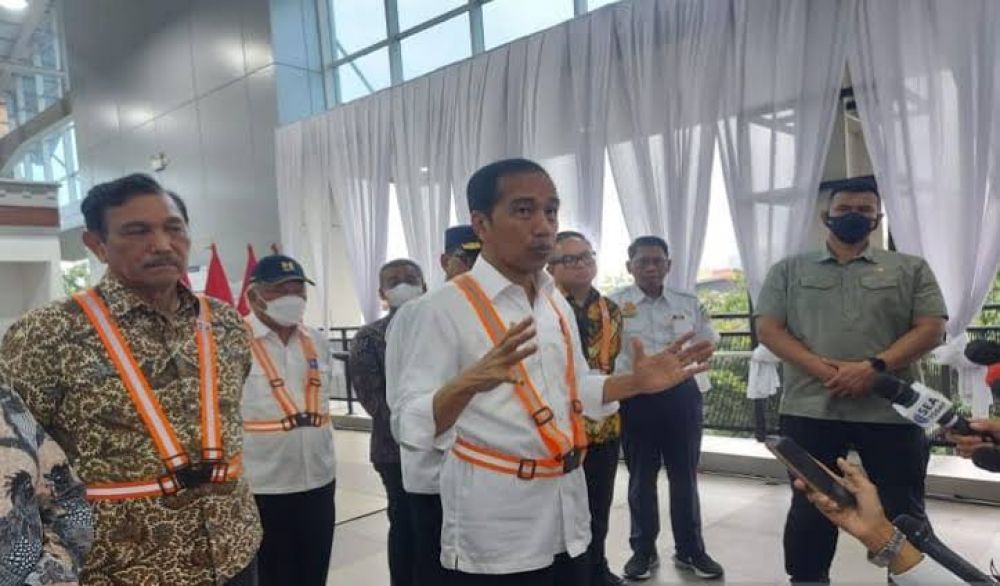 Jokowi Hanya Tersenyum Saat Ditanya Wartawan Soal Reshuffle Kabinet Dan Mengevaluasi Menteri Dari NasDem