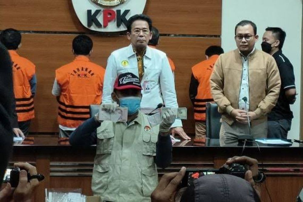 KPK Kembali Periksa Saksi, Ketua Fraksi Demokrat DPRD Jatim Dicecar Soal Aturan Dan Pembahasan Dana Hibah