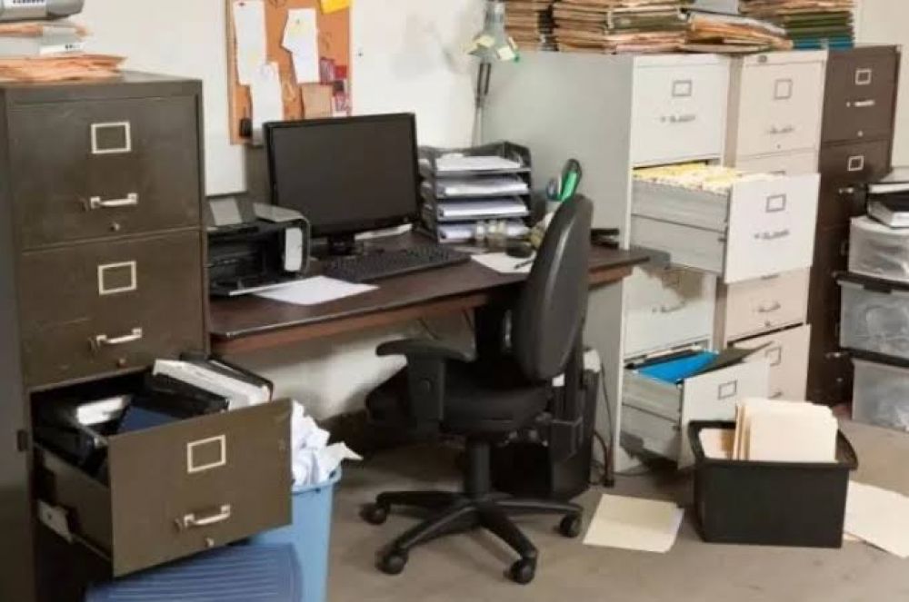 Diduga Barang Inventaris Kantor Dinas Koperasi Dan UKM Jatim Dijual Hingga Puluhan Juta Rupiah Tak Sesuai Aturan