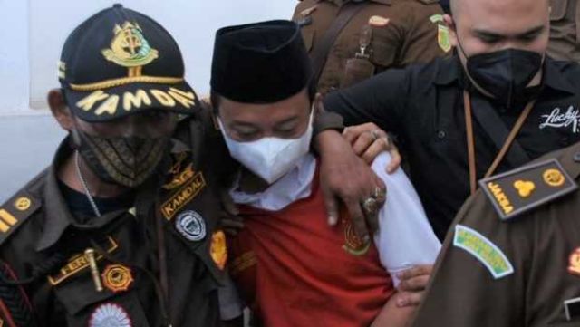 Herry Wirawan Tersangka Pencabul 13 Santri, Divonis Hukuman Mati Oleh Kejati Jabar