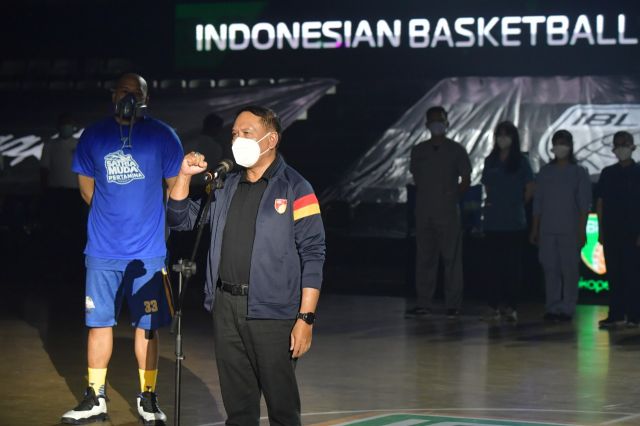 Wakili Presiden, Menpora Amali Sampaikan Salam Hangat Saat Pembukaan IBL 2022