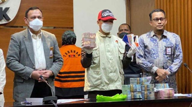 KPK Akhirnya Tetapkan Tersangka Ade Yasin Bupati Bogor Atas Kasus Suap Yang Minta Kab. Bogor Berpredikat Wajar Tanpa Korupsi (WTP)