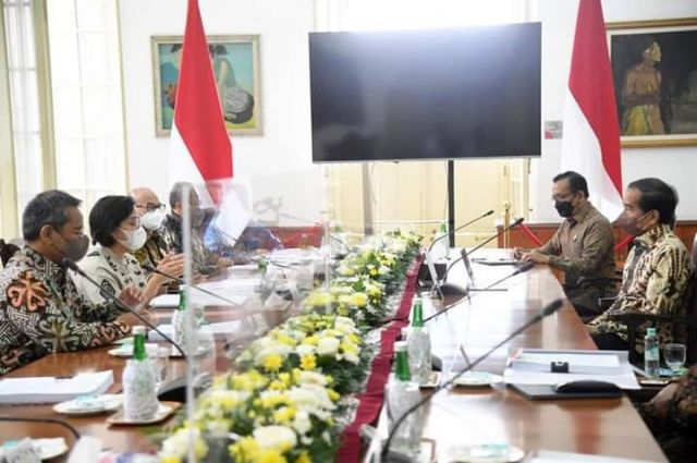 Jokowi Terima Pansel Pemilihan Calon Anggota Dewan Komisioner OJK, Berikut Nama-Nama Calonnya...