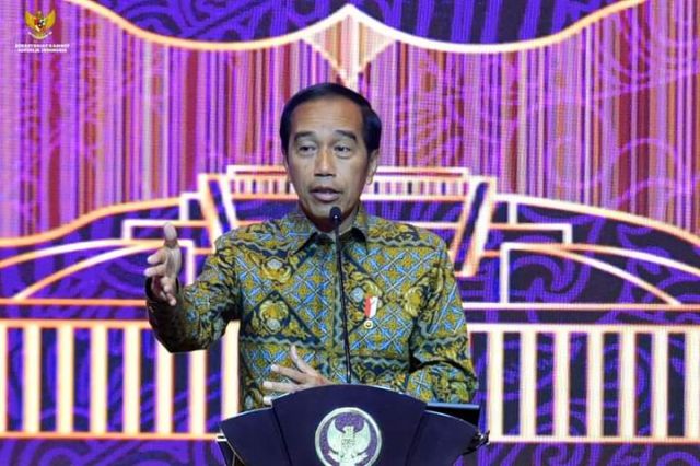 Jokowi Minta OJK Lebih Ketat Pengawasan : Saya Lihat Masyarakat Masih Perlu Perlindungan Yang Pasti Terhadap Produk Jasa Keuangan