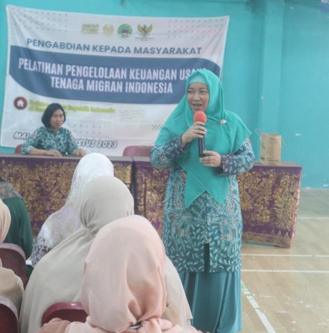 Dosen Akuntansi Unesa Beri Edukasi Pengelolaan Keuangan Pada Tenaga Imigran Indonesia Di Malaysia