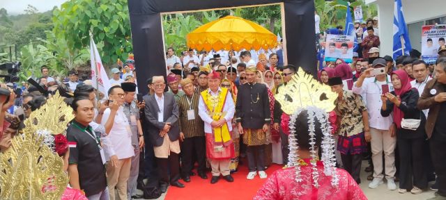 Ribuan Pendukung Berjargon 'Jalan Lurus' Iringi Pendaftaran Moh Saleh Asnawi-Agus Suranto Sebagai Cabup Dan Wabup Tanggamus Periode 2024-2029