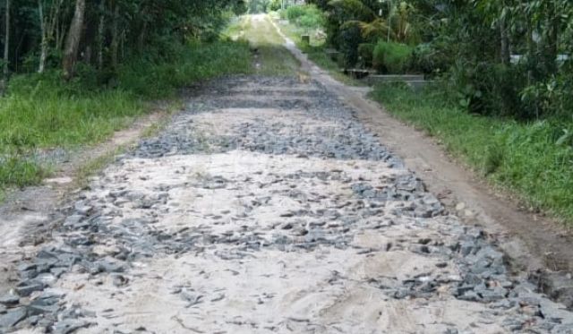 Pembuatan Onderleght Tiyuh Kibang Tri Jaya Diduga Dikerjakan Asal-Asalan