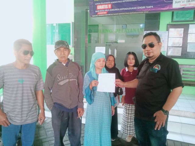 Tak Kunjung Diberi Jawaban, Pemilik Warung Dikawal LSM Garad Somasi Kelurahan Tambak Kemerakan