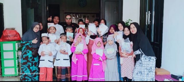 Jum'at Legi Berkah, Santuni Dan Berbagi Alat Tulis Sekolah Kepada Anak Yatim/Piatu
