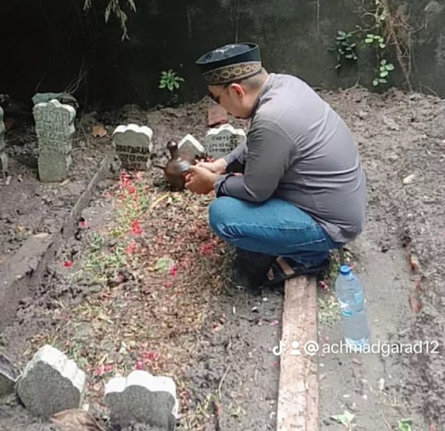 Benarkah Ahli Kubur Mengetahui Orang Yang Menziarahinya?